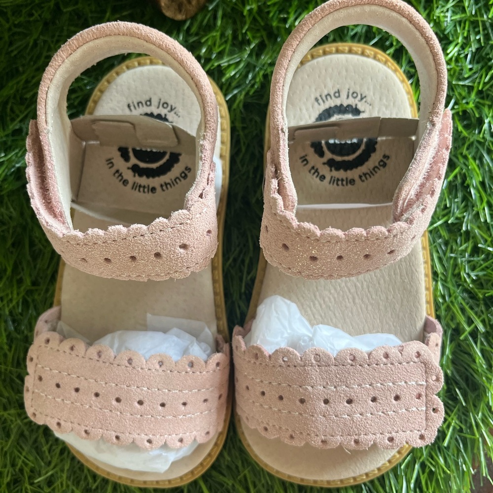 💕🐇Livie & Luca girl size 9 Desert Rose shimmer pink Suede Sandals💕🐇